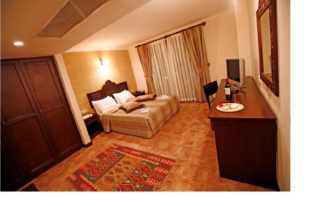 Ipek Garden Palace Residence Ялисифлик Стая снимка